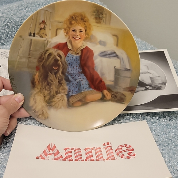 Knowles Other - Annie Collectors plate